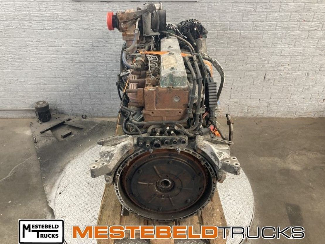 Volvo Motor D7C 250 EC99 - Moteur pour Camion: photos 4 Volvo Motor D7C 250 EC99 - Moteur pour Camion: photos 4