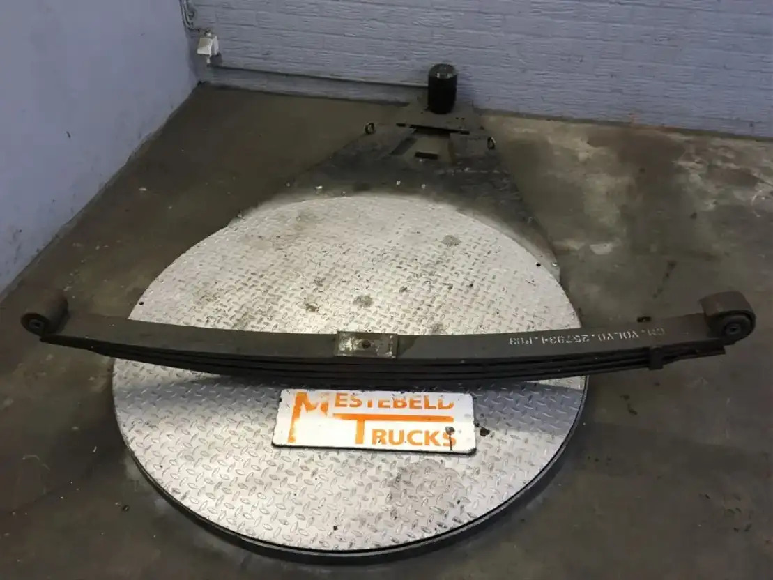 Volvo Voorveer 4 bladen - Frame/ Châssis pour Camion: photos 1 Volvo Voorveer 4 bladen - Frame/ Châssis pour Camion: photos 1