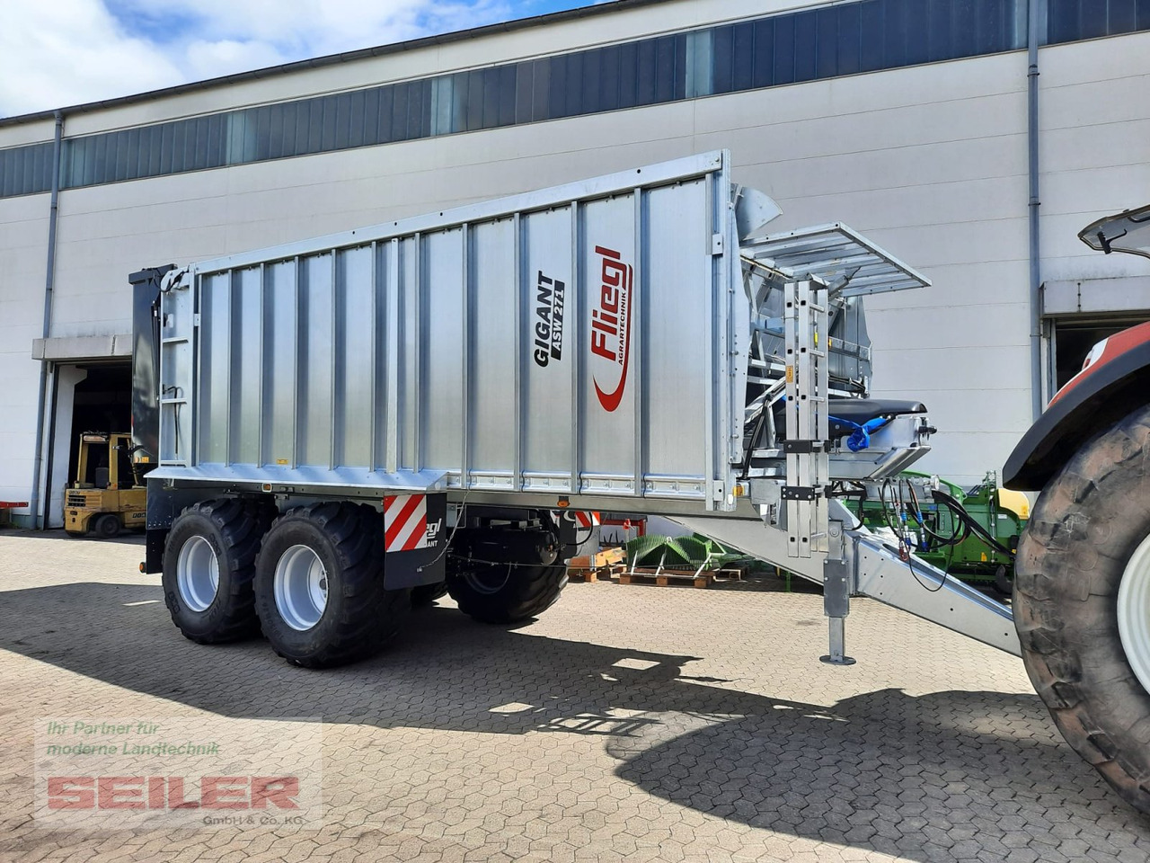 Fliegl ASW 271 C FOX Lenkachse 26,5" 35m³ - Autochargeuse: photos 1 Fliegl ASW 271 C FOX Lenkachse 26,5" 35m³ - Autochargeuse: photos 1