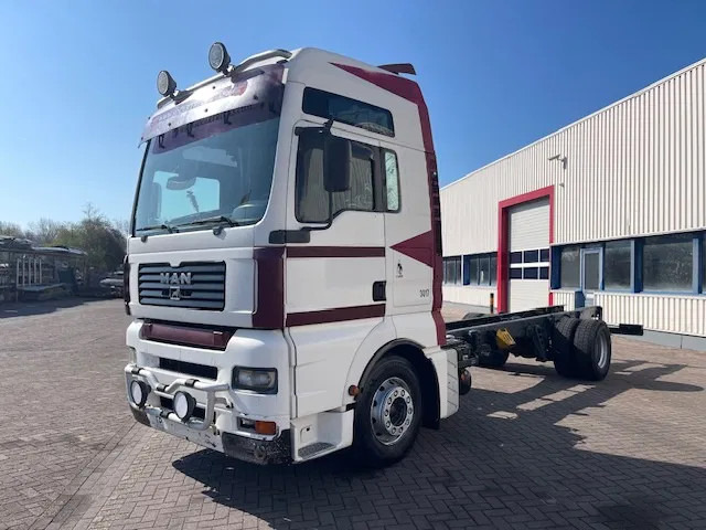 MAN TGA 18.460 Euro 3 Manual-gear Retarder - Châssis cabine: photos 3 MAN TGA 18.460 Euro 3 Manual-gear Retarder - Châssis cabine: photos 3
