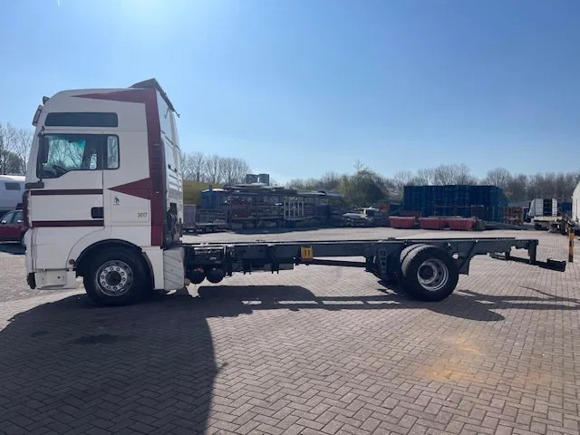 MAN TGA 18.460 Euro 3 Manual-gear Retarder - Châssis cabine: photos 4 MAN TGA 18.460 Euro 3 Manual-gear Retarder - Châssis cabine: photos 4