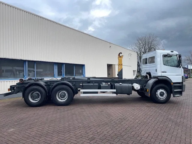 Mercedes-Benz Atego 2628 6x4 Manual gear Full steel suspension - Châssis cabine: photos 3 Mercedes-Benz Atego 2628 6x4 Manual gear Full steel suspension - Châssis cabine: photos 3