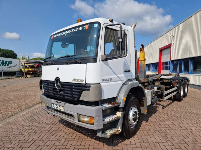 Mercedes-Benz Atego 2628 6x4, Manual gear, full steel suspension - Châssis cabine: photos 2 Mercedes-Benz Atego 2628 6x4, Manual gear, full steel suspension - Châssis cabine: photos 2