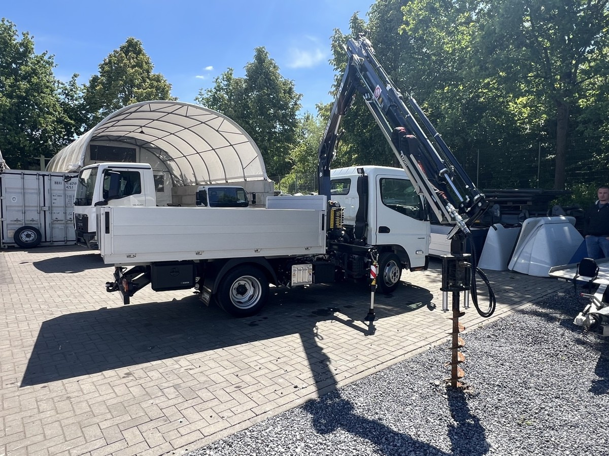 FUSO 3S15 Alu Pritsche 2.80m Ladekran Bohrgerät - Utilitaire plateau: photos 2 FUSO 3S15 Alu Pritsche 2.80m Ladekran Bohrgerät - Utilitaire plateau: photos 2