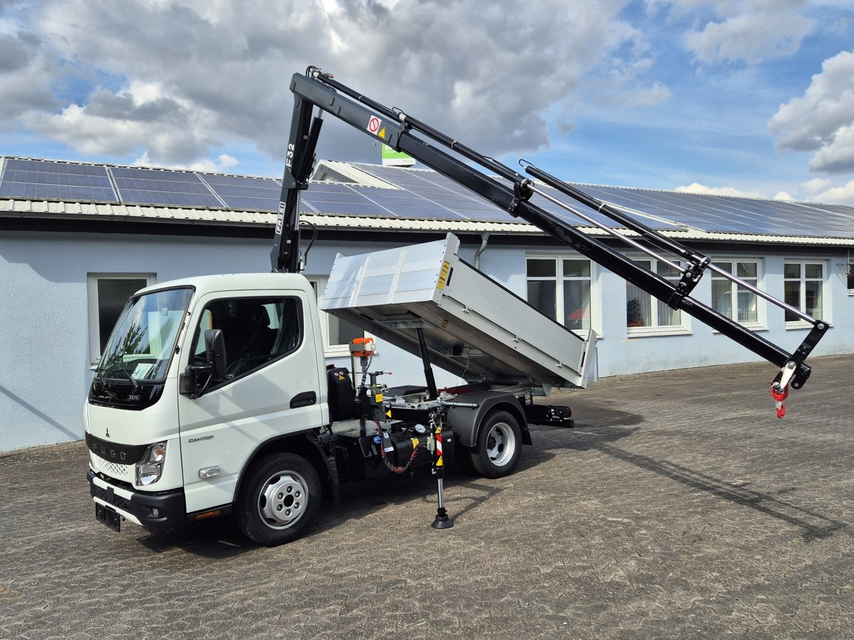 FUSO 3S15 Alukipper mit Ladekran Funk 3 x hydr. - Utilitaire benne: photos 1 FUSO 3S15 Alukipper mit Ladekran Funk 3 x hydr. - Utilitaire benne: photos 1
