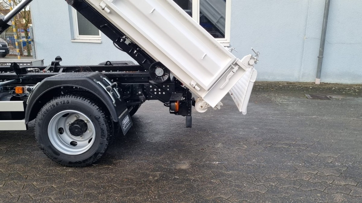 FUSO FUSO 9C18 Duonic City Abrollkipper GG 8.55t AHK - Camion ampliroll: photos 4 FUSO FUSO 9C18 Duonic City Abrollkipper GG 8.55t AHK - Camion ampliroll: photos 4