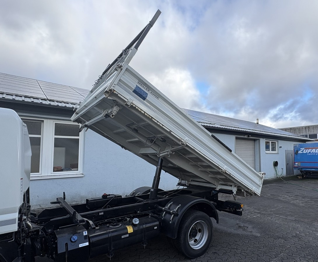 FUSO Meiller 3-Seiten Kipper Aufbau Bj. 2023 - Utilitaire benne: photos 1 FUSO Meiller 3-Seiten Kipper Aufbau Bj. 2023 - Utilitaire benne: photos 1