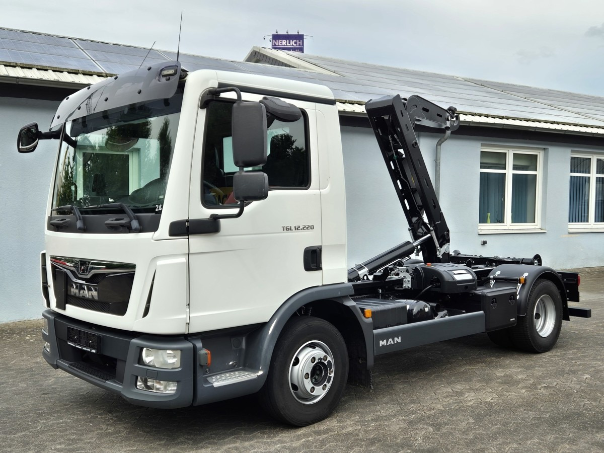MAN TGL 12.250 BL City Abrollkipper AHK Euro 6 - Camion ampliroll: photos 1 MAN TGL 12.250 BL City Abrollkipper AHK Euro 6 - Camion ampliroll: photos 1