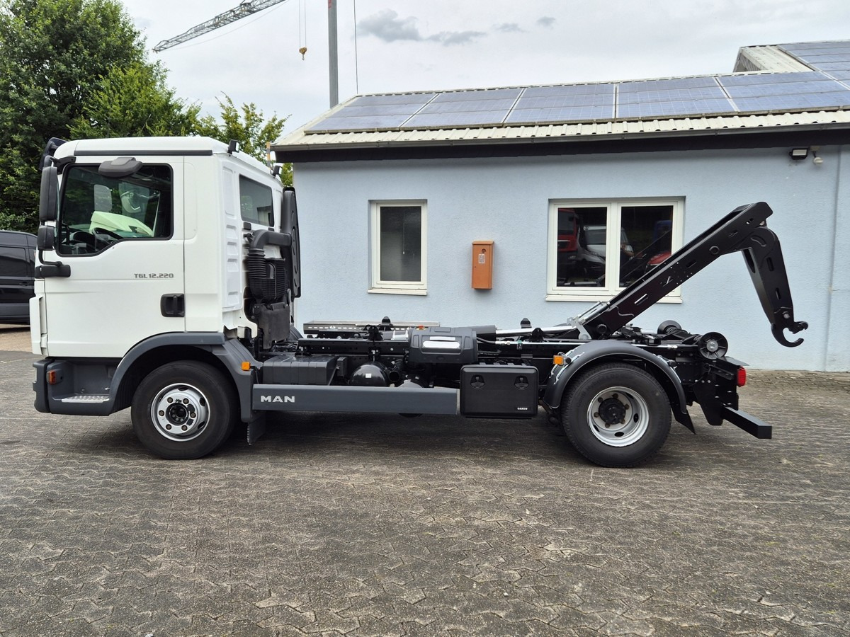 MAN TGL 12.250 BL City Abrollkipper AHK Euro 6 - Camion ampliroll: photos 4 MAN TGL 12.250 BL City Abrollkipper AHK Euro 6 - Camion ampliroll: photos 4