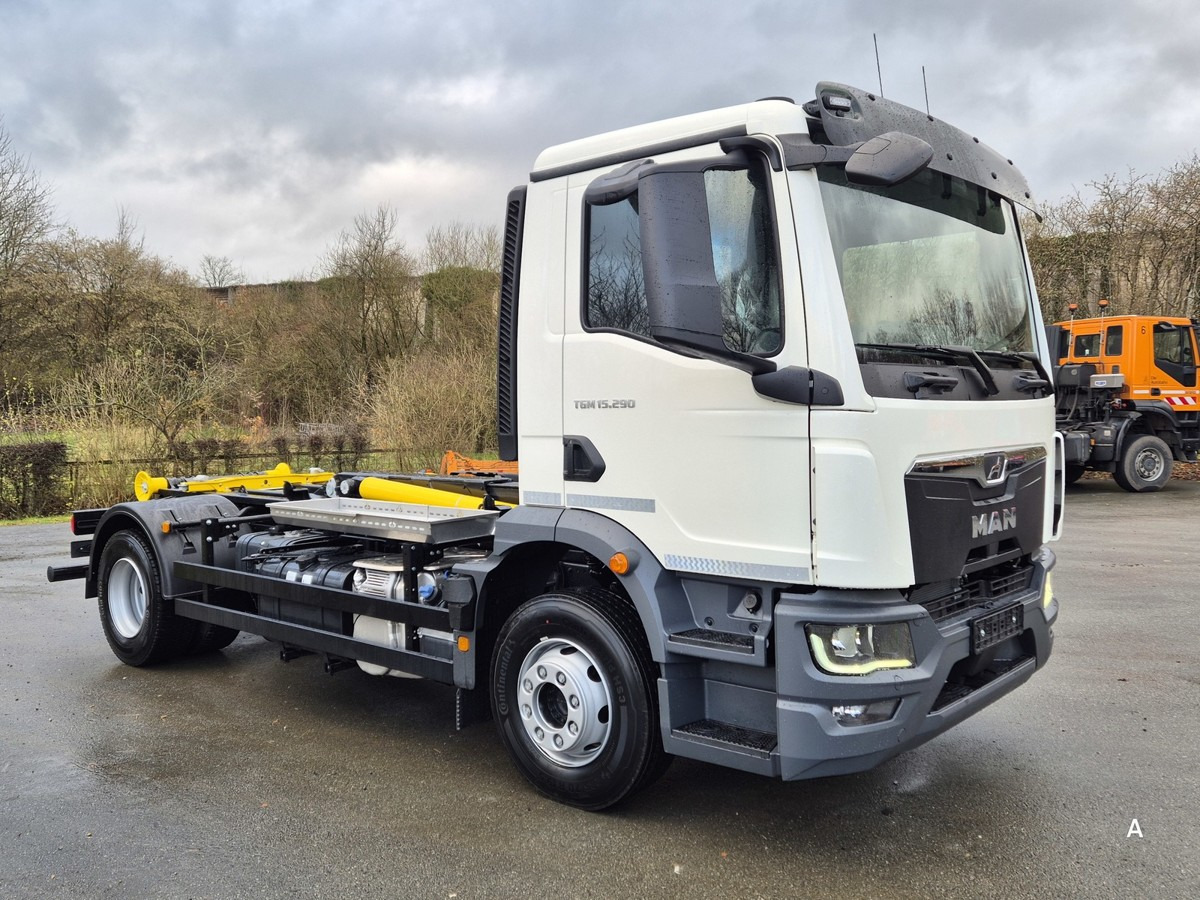 MAN TGM 15.290 BL Abrollkipper Multihook City+1570mm - Camion ampliroll: photos 3 MAN TGM 15.290 BL Abrollkipper Multihook City+1570mm - Camion ampliroll: photos 3