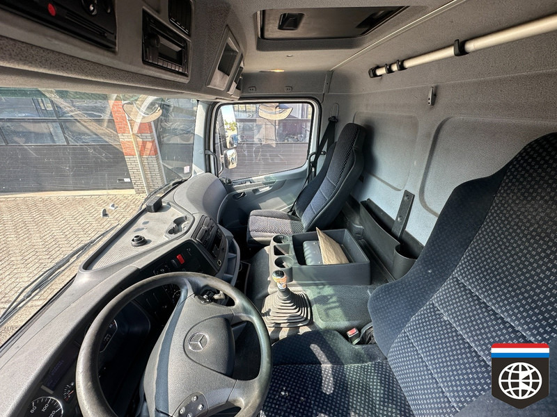 Camion à rideaux coulissants Mercedes-Benz AXOR 1833 TAIL LIFT - MANUAL GEARBOX: photos 10