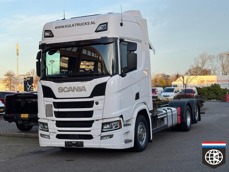 Scania R450 6X2/4 Highline Retarder Night a/c Full air - BDF CHASSIS - Concourstaat - Camion porte-conteneur/ Caisse mobile: photos 2 Scania R450 6X2/4 Highline Retarder Night a/c Full air - BDF CHASSIS - Concourstaat - Camion porte-conteneur/ Caisse mobile: photos 2