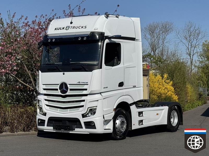 Mercedes-Benz ACTROS 1848 Gigaspace ** LIMITED EDITION** / FULL SPOILER / 2x TANK / NIGHT ac / - Tracteur routier: photos 1 Mercedes-Benz ACTROS 1848 Gigaspace ** LIMITED EDITION** / FULL SPOILER / 2x TANK / NIGHT ac / - Tracteur routier: photos 1