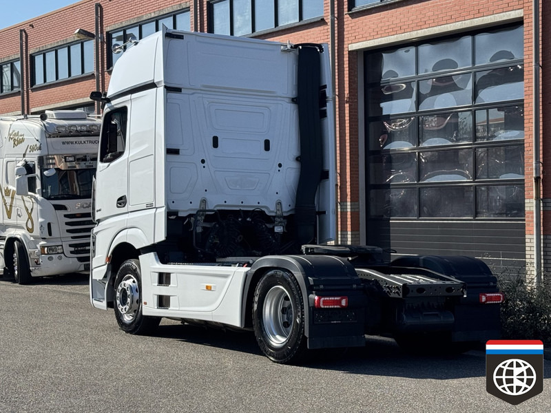 Mercedes-Benz ACTROS 1848 Gigaspace ** LIMITED EDITION** / FULL SPOILER / 2x TANK / NIGHT ac / - Tracteur routier: photos 4 Mercedes-Benz ACTROS 1848 Gigaspace ** LIMITED EDITION** / FULL SPOILER / 2x TANK / NIGHT ac / - Tracteur routier: photos 4