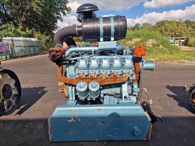 MAN D2840LE21 - Moteur: photos 2 MAN D2840LE21 - Moteur: photos 2