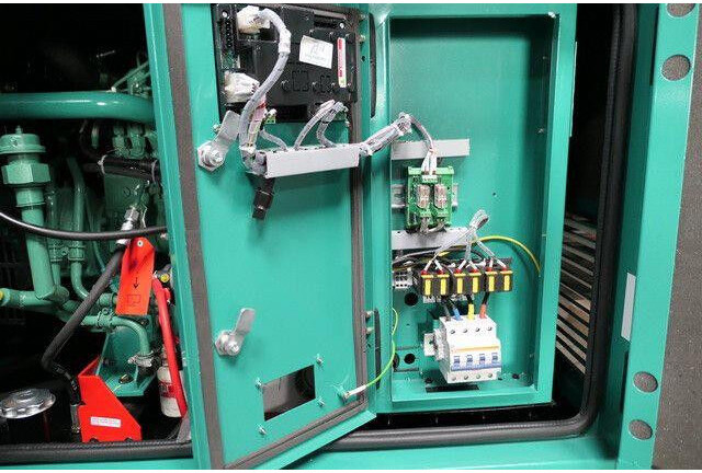 Cummins Stromgenerator, 40 kVA, sofort vefügbar - Groupe électrogène: photos 5 Cummins Stromgenerator, 40 kVA, sofort vefügbar - Groupe électrogène: photos 5