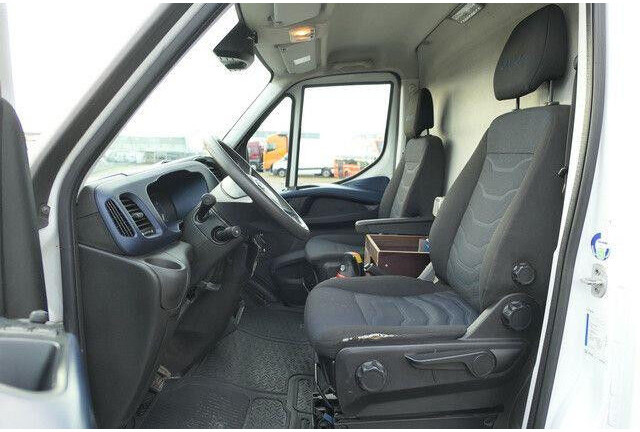 Fourgon utilitaire Iveco 35S16 Daily 4x2, 104tkm, Würth Regale, AHK, Navi: photos 12