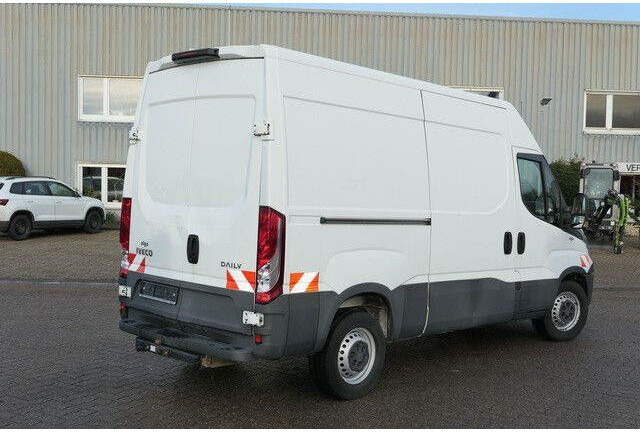 Fourgon utilitaire Iveco 35S16 Daily 4x2, 104tkm, Würth Regale, AHK, Navi: photos 7