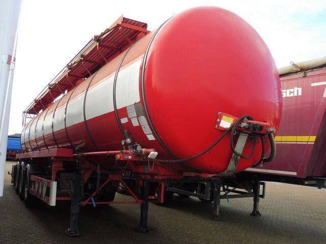 Kässbohrer Isoliert, Chemie, V2A, 32m³,Kompresor,Alu-Felgen - Semi-remorque citerne: photos 2 Kässbohrer Isoliert, Chemie, V2A, 32m³,Kompresor,Alu-Felgen - Semi-remorque citerne: photos 2