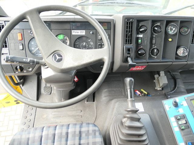 Crédit-bail de Mercedes-Benz 1838 AK 4x4, Allrad, Einzelbereifung, Wenig KM  Mercedes-Benz 1838 AK 4x4, Allrad, Einzelbereifung, Wenig KM: photos 13