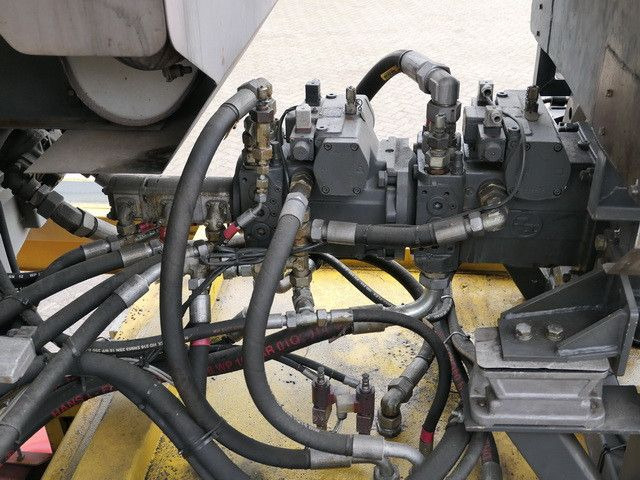 Crédit-bail de Mercedes-Benz 1838 AK 4x4, Allrad, Einzelbereifung, Wenig KM  Mercedes-Benz 1838 AK 4x4, Allrad, Einzelbereifung, Wenig KM: photos 8