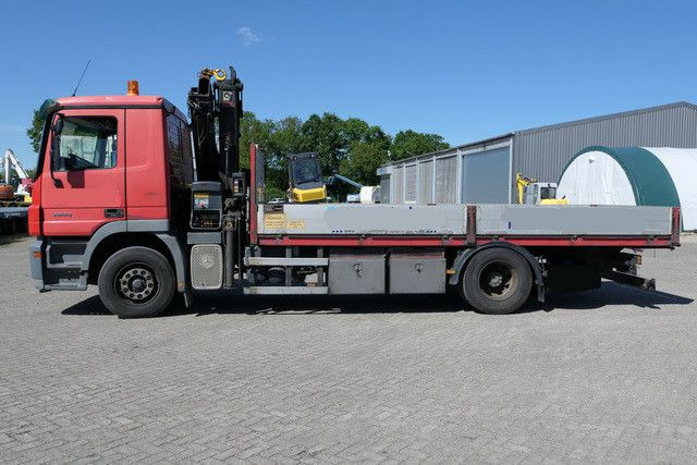 Mercedes-Benz 1844 L Actros 4x2, Hiab 144E-3, Funk, Voll-Luft - Camion plateau, Camion grue: photos 2 Mercedes-Benz 1844 L Actros 4x2, Hiab 144E-3, Funk, Voll-Luft - Camion plateau, Camion grue: photos 2