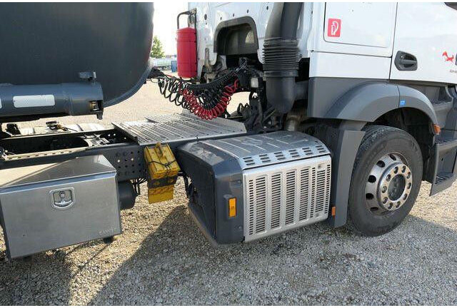 Mercedes-Benz 1846 Actros 4x2, Hydr., ADR, Leicht, Klima, Navi - Tracteur routier: photos 5 Mercedes-Benz 1846 Actros 4x2, Hydr., ADR, Leicht, Klima, Navi - Tracteur routier: photos 5