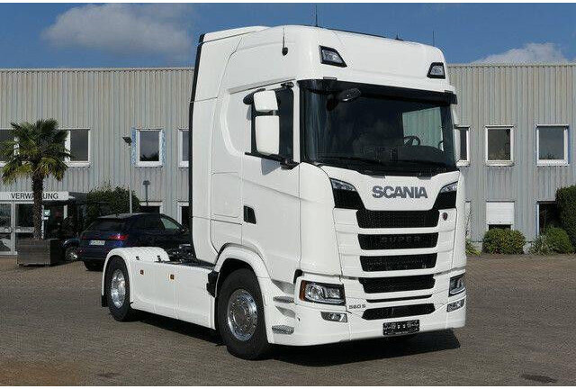 Scania S 560 R Super Highline, Retarder, Voll-Luft - Tracteur routier: photos 4 Scania S 560 R Super Highline, Retarder, Voll-Luft - Tracteur routier: photos 4