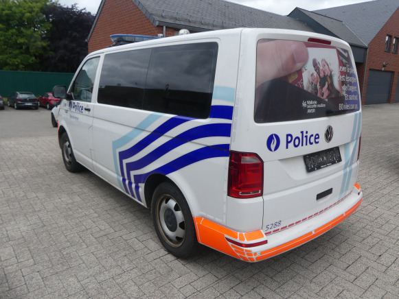Camionnette, combi de police Volkswagen (2019-243.344 km) - Voiture: photos 4 Camionnette, combi de police Volkswagen (2019-243.344 km) - Voiture: photos 4