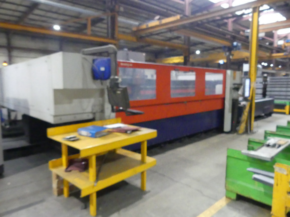 Machine de découpe laser CO² avec refroidisseur et aspiration de fumée Bystronic Bylaser 4400 - Machine à métaux: photos 1 Machine de découpe laser CO² avec refroidisseur et aspiration de fumée Bystronic Bylaser 4400 - Machine à métaux: photos 1