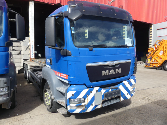 REF:1374 - Camion porte-container MAN TGS (2014-568.806 km) - Camion ampliroll: photos 2 REF:1374 - Camion porte-container MAN TGS (2014-568.806 km) - Camion ampliroll: photos 2