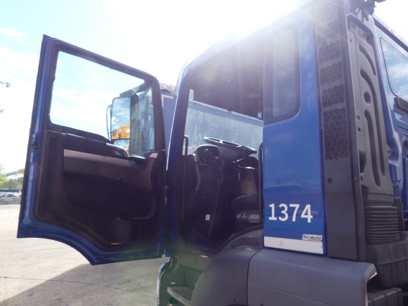 REF:1374 - Camion porte-container MAN TGS (2014-568.806 km) - Camion ampliroll: photos 5 REF:1374 - Camion porte-container MAN TGS (2014-568.806 km) - Camion ampliroll: photos 5