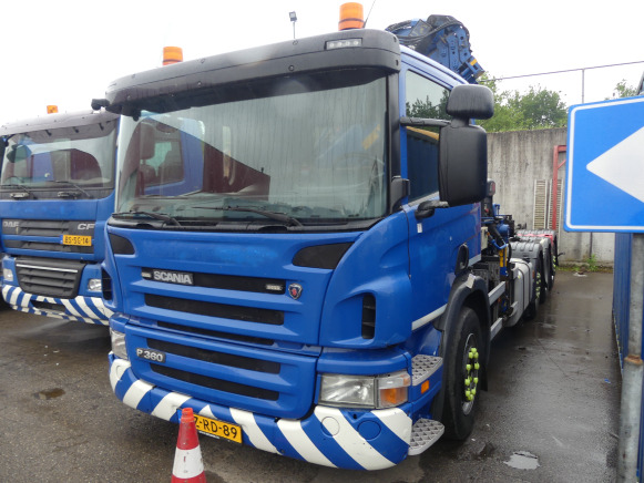 REF:BZ-RD-89 - Camion porte container avec grue Scania P360 B 8X2/*6 (2011-759.907 km) - Camion porte-conteneur/ Caisse mobile: photos 1 REF:BZ-RD-89 - Camion porte container avec grue Scania P360 B 8X2/*6 (2011-759.907 km) - Camion porte-conteneur/ Caisse mobile: photos 1