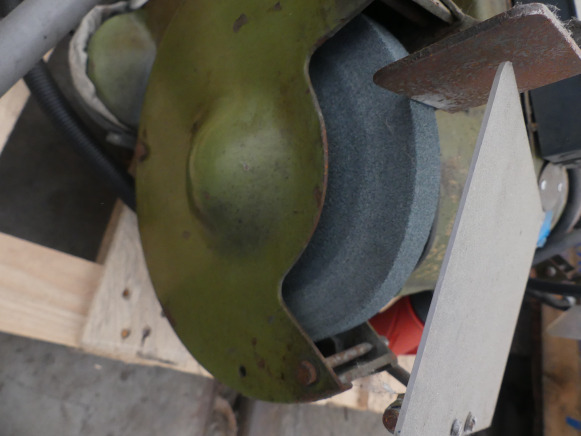 REF:D12 - Touret à meuler double tête - Machine à métaux: photos 3 REF:D12 - Touret à meuler double tête - Machine à métaux: photos 3