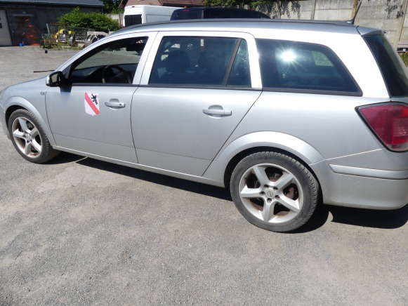 REF:TRF008 - Voiture Opel Astra break (2005-158.167 km) - Voiture: photos 4 REF:TRF008 - Voiture Opel Astra break (2005-158.167 km) - Voiture: photos 4