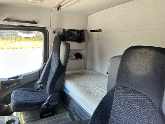 Tracteur routier 4x2 Mercedes Arocs 1845 LS (2014 - 699.681 km) - Tracteur routier: photos 5 Tracteur routier 4x2 Mercedes Arocs 1845 LS (2014 - 699.681 km) - Tracteur routier: photos 5