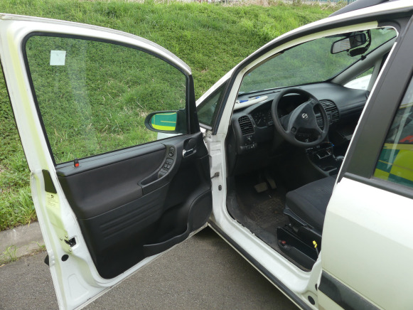 Voiture Opel ZAFIRA (2004-179.238 km) - Voiture: photos 5 Voiture Opel ZAFIRA (2004-179.238 km) - Voiture: photos 5
