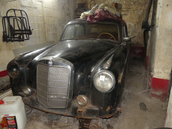 Voiture ancêtre Mercedes-Benz 220S Poton - Voiture: photos 1 Voiture ancêtre Mercedes-Benz 220S Poton - Voiture: photos 1