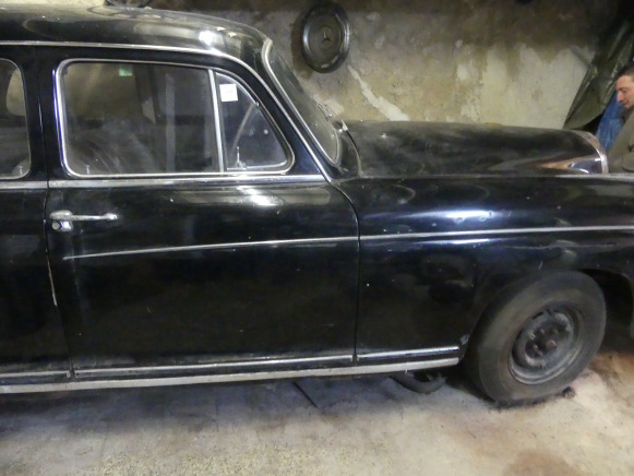 Voiture ancêtre Mercedes-Benz 220S Poton - Voiture: photos 3 Voiture ancêtre Mercedes-Benz 220S Poton - Voiture: photos 3