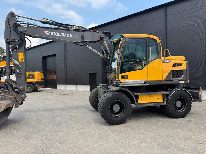 Volvo EW140D 2017 10000 uur ! NETTE NEDERLANDSE MACHINE - Pelle sur pneus: photos 3 Volvo EW140D 2017 10000 uur ! NETTE NEDERLANDSE MACHINE - Pelle sur pneus: photos 3