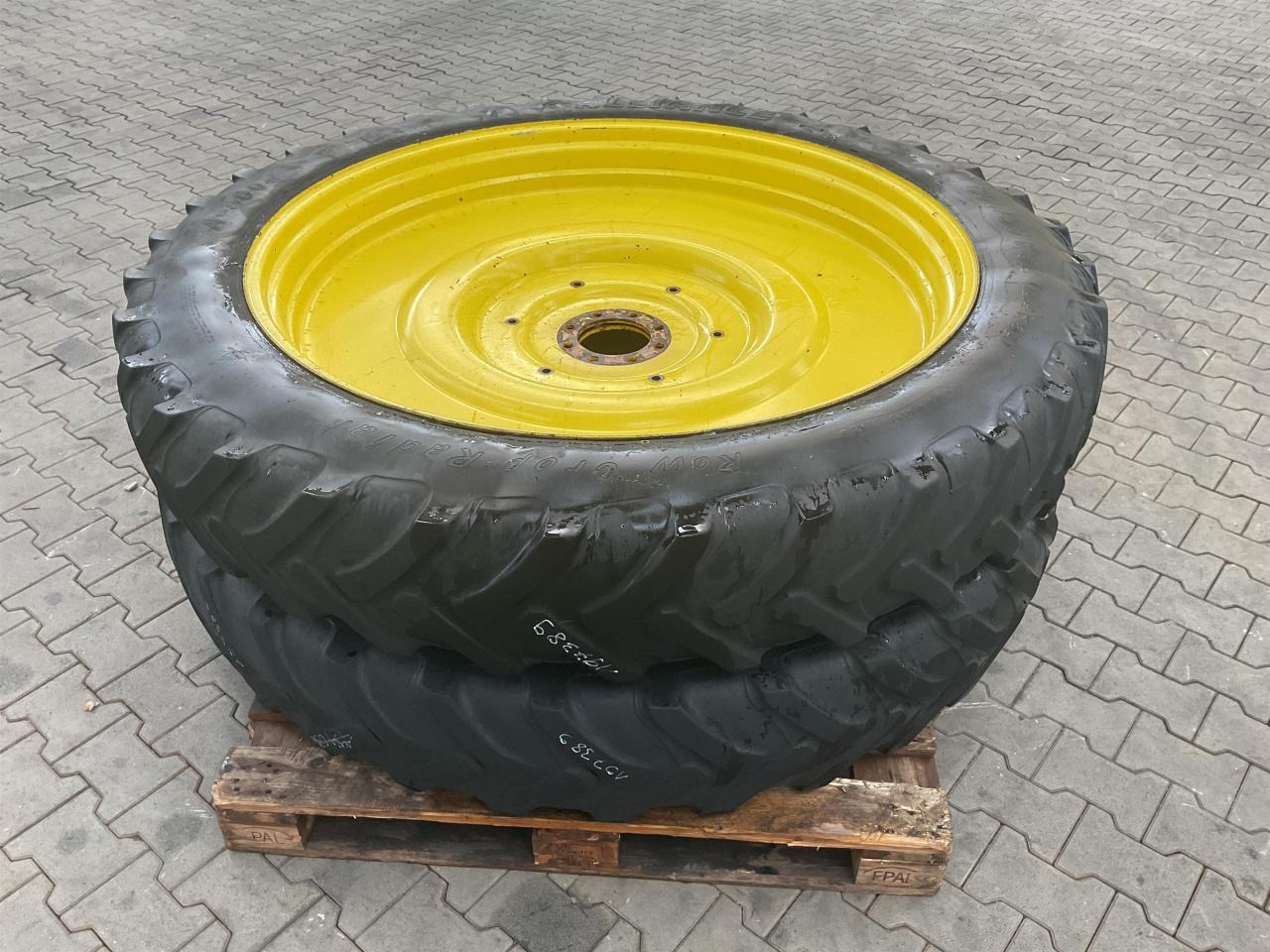 Alliance 12.4R52 - Pneu pour Machine agricole: photos 4 Alliance 12.4R52 - Pneu pour Machine agricole: photos 4