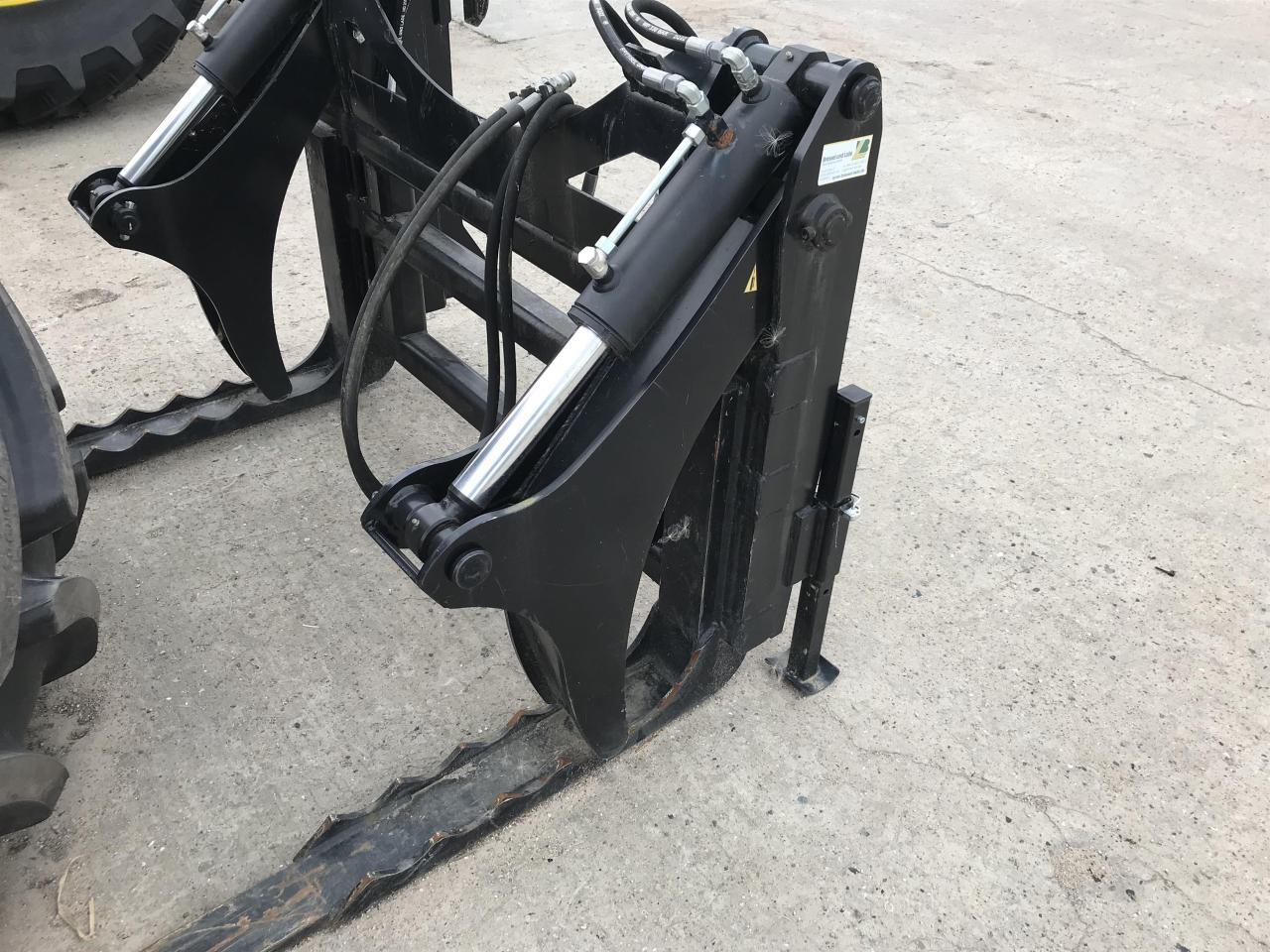 Bressel Poltergabel - Chargeur frontal pour tracteur: photos 2 Bressel Poltergabel - Chargeur frontal pour tracteur: photos 2