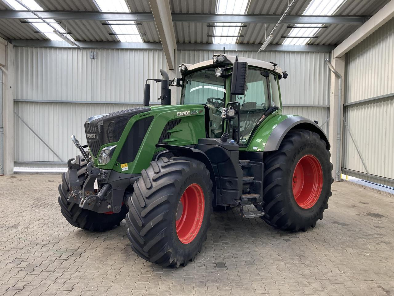 Fendt 828 Profi Plus - Tracteur agricole: photos 1 Fendt 828 Profi Plus - Tracteur agricole: photos 1