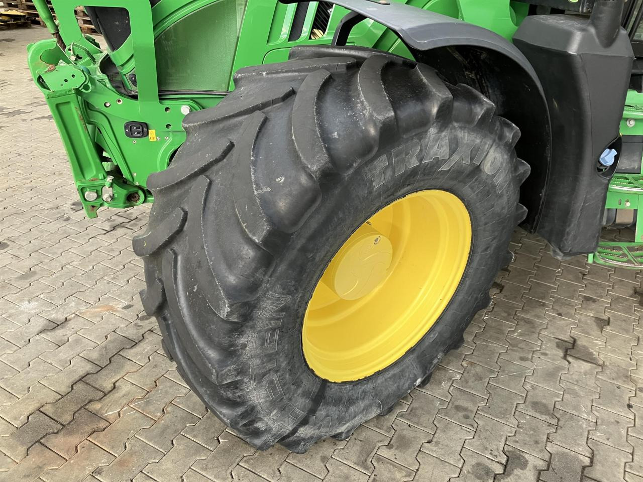 John Deere 6155R - Tracteur agricole: photos 2 John Deere 6155R - Tracteur agricole: photos 2