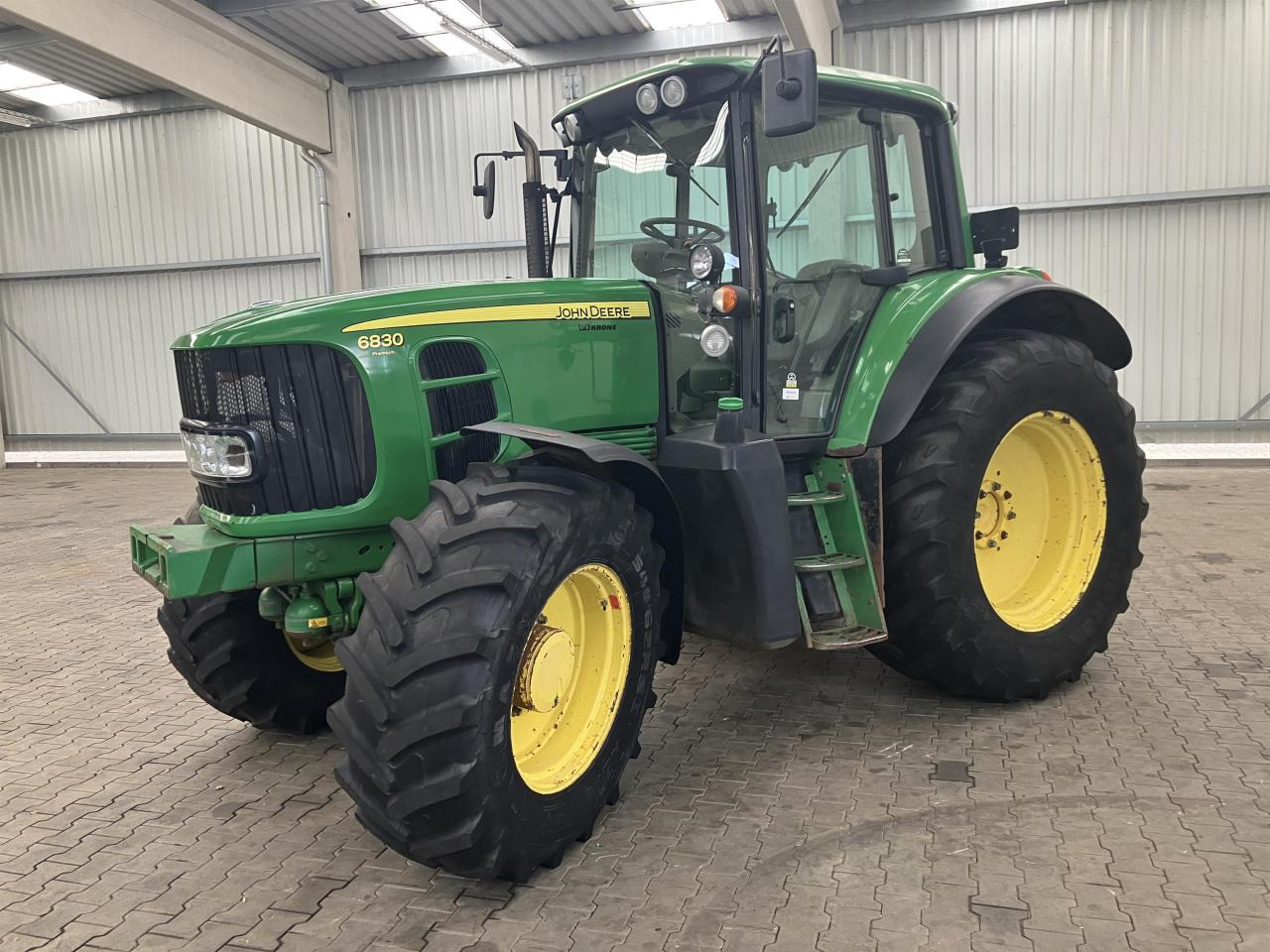 John Deere 6830 Premium - Tracteur agricole: photos 1 John Deere 6830 Premium - Tracteur agricole: photos 1
