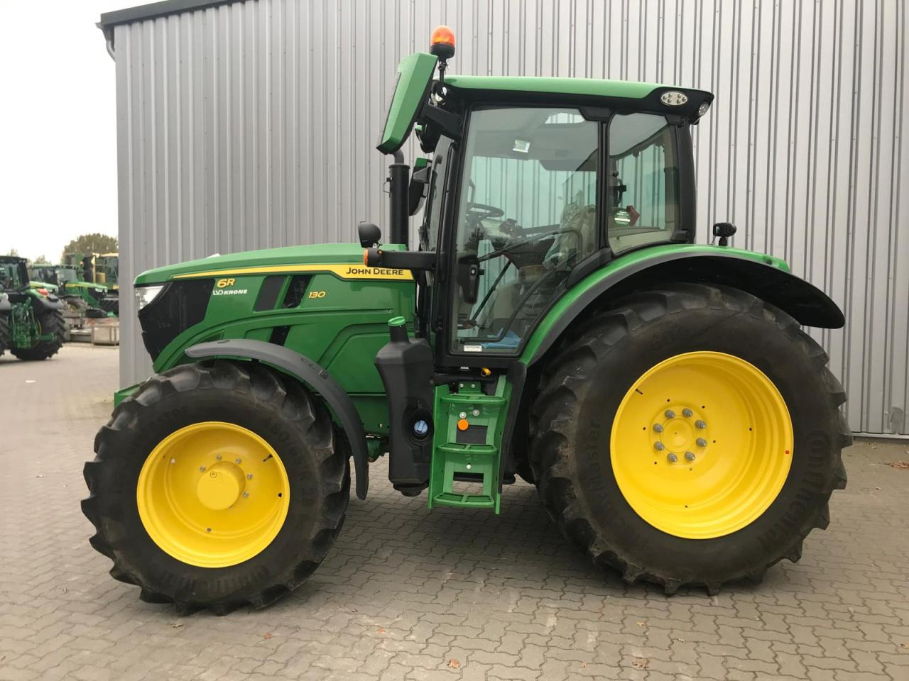 John Deere 6R 130 - Tracteur agricole: photos 1 John Deere 6R 130 - Tracteur agricole: photos 1