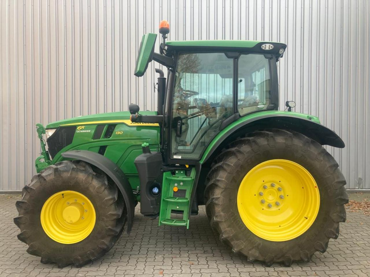 John Deere 6R 130 - Tracteur agricole: photos 1 John Deere 6R 130 - Tracteur agricole: photos 1