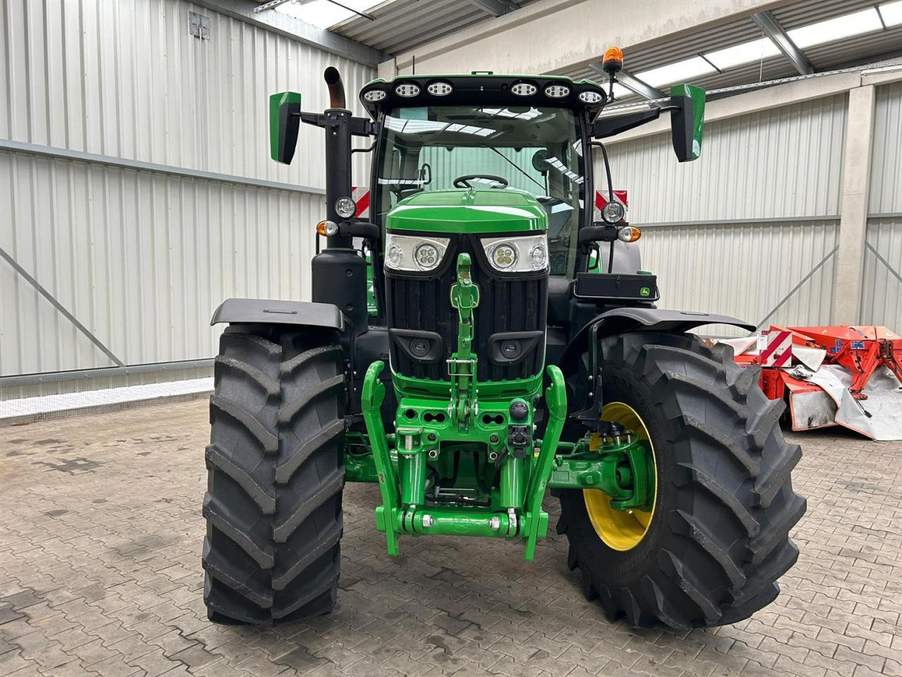 John Deere 6R 215 - Tracteur agricole: photos 2 John Deere 6R 215 - Tracteur agricole: photos 2
