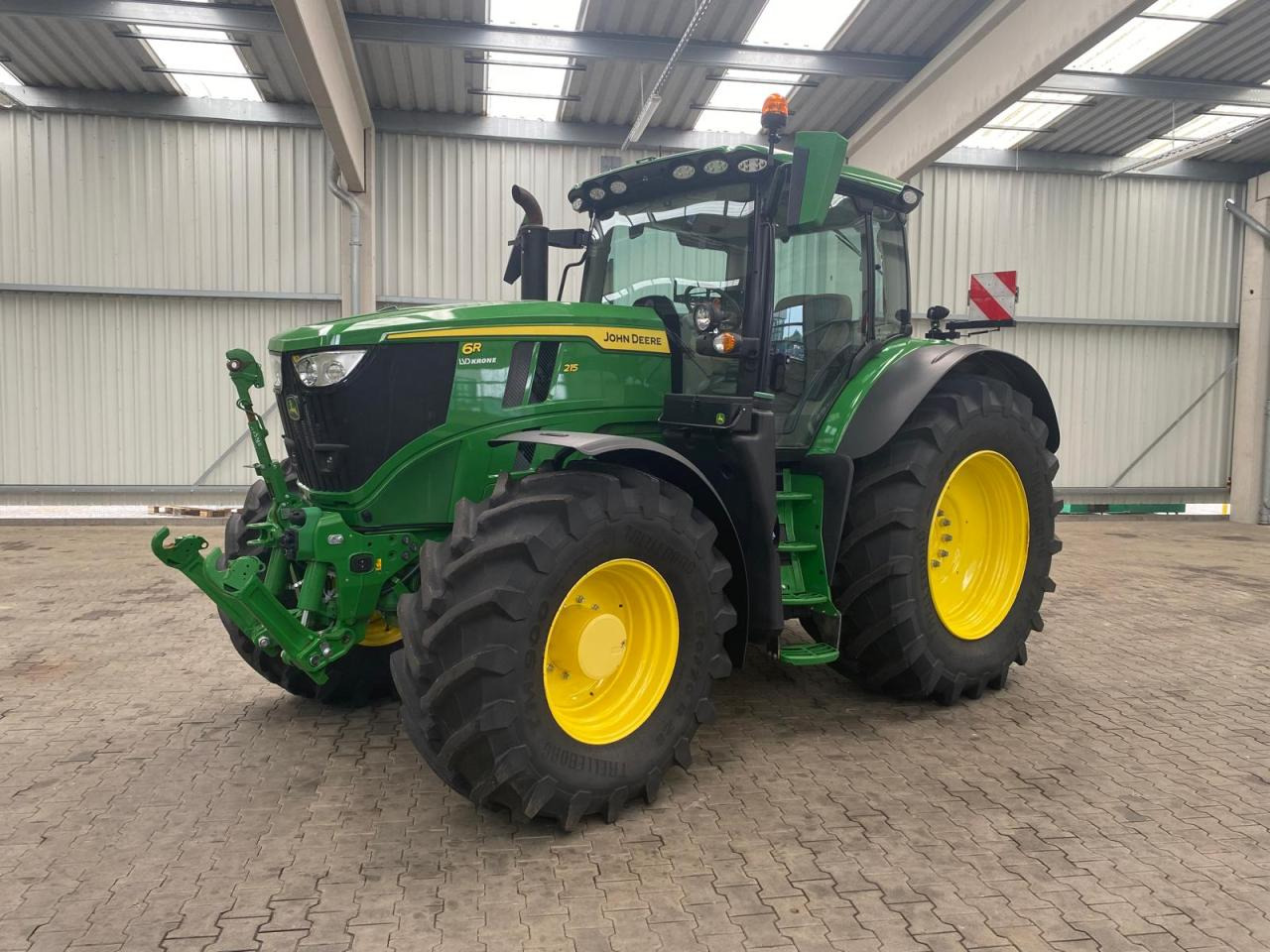 John Deere 6R 215 - Tracteur agricole: photos 1 John Deere 6R 215 - Tracteur agricole: photos 1