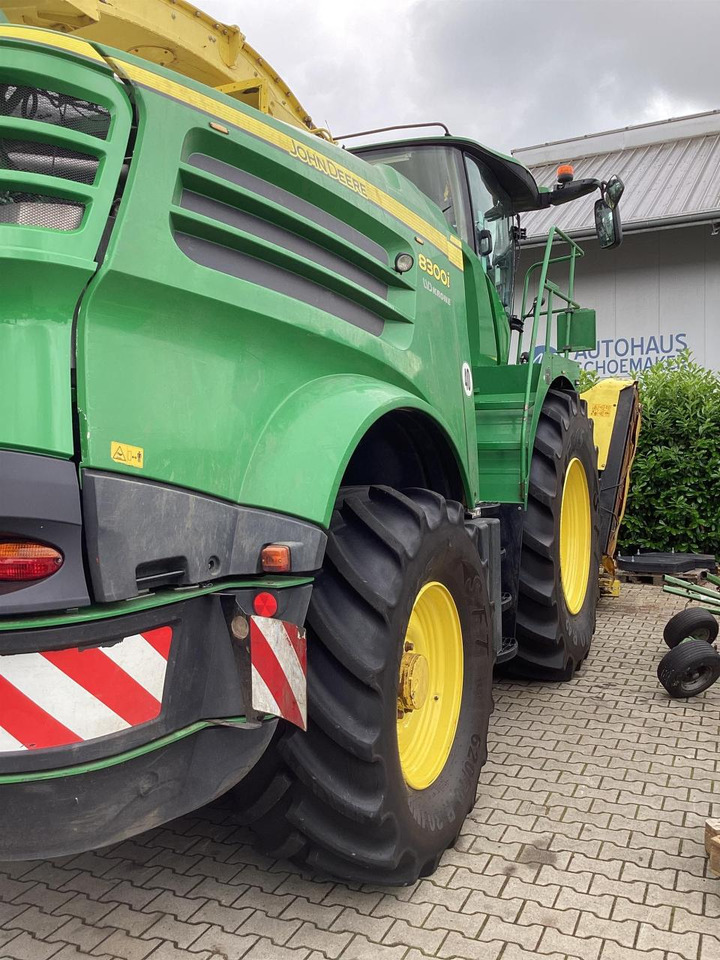 John Deere 8300 - Ensileuse: photos 4 John Deere 8300 - Ensileuse: photos 4